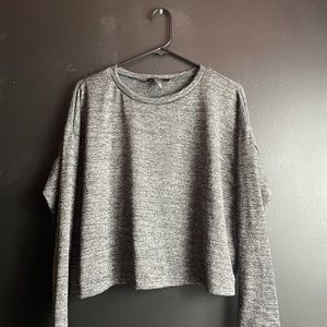 Grey cropped longsleeve